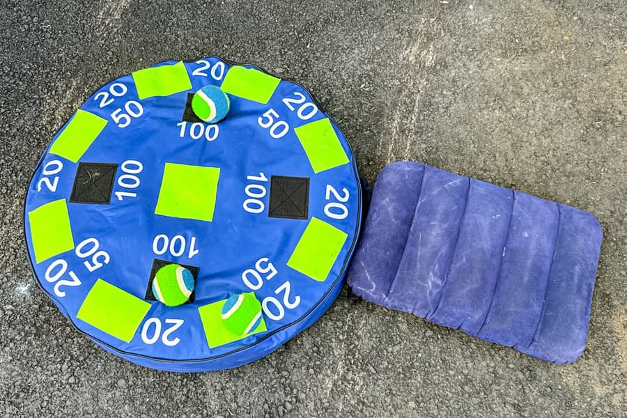 Luftpolster und Spiel für Pool